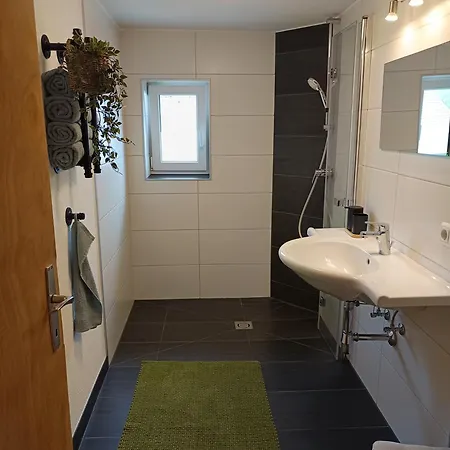 Ehrenberg Apartment *