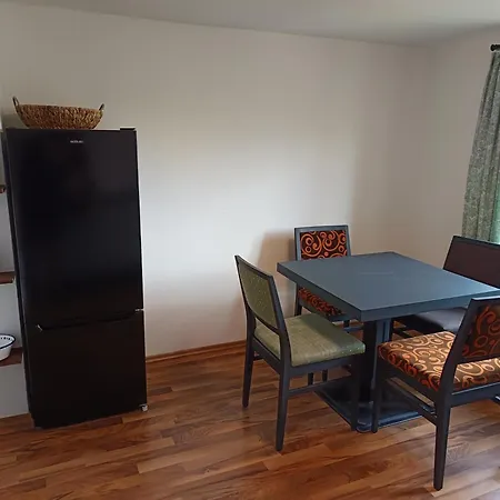 Ehrenberg Apartment *