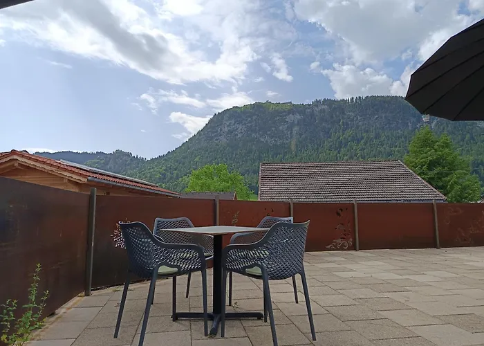 Ehrenberg Apartment *